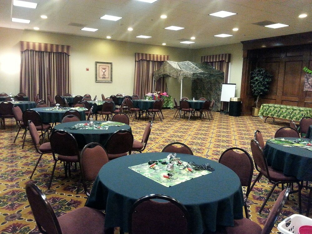 Фото Ashmore Inn and Suites