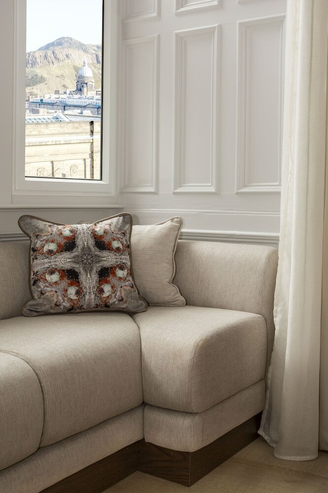 Фото Virgin Hotels Edinburgh