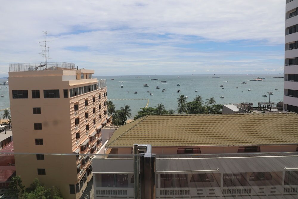 Фото Inn House Hotel