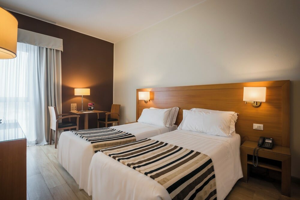 Фото Sardegna Hotel, Suites & Restaurant