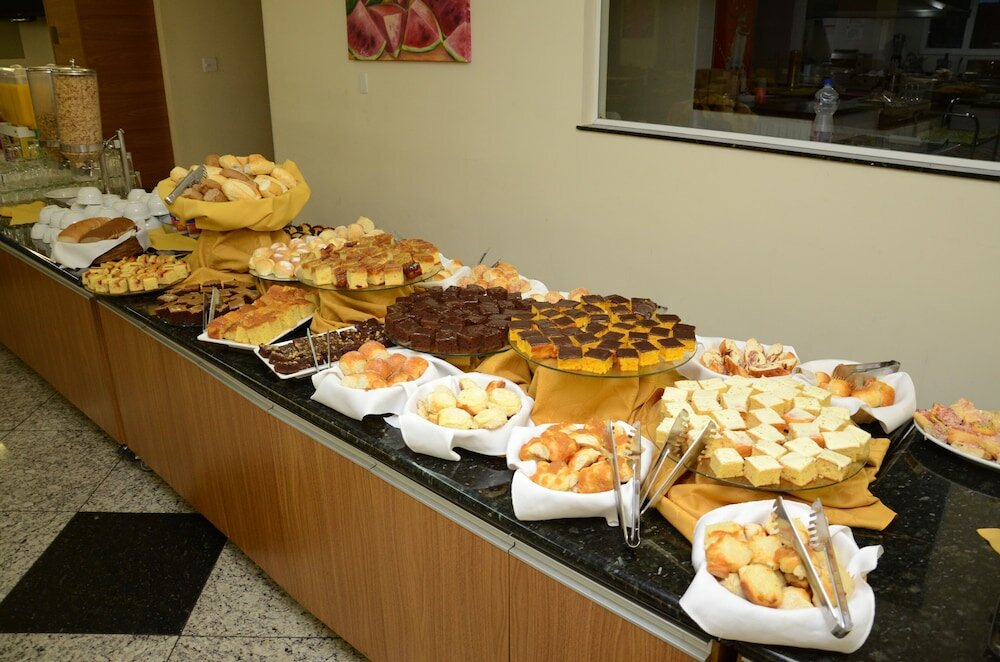 Фото Colonial Plaza Hotel