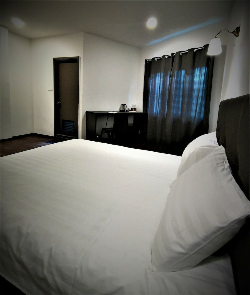 Фото Hotel Longhouse