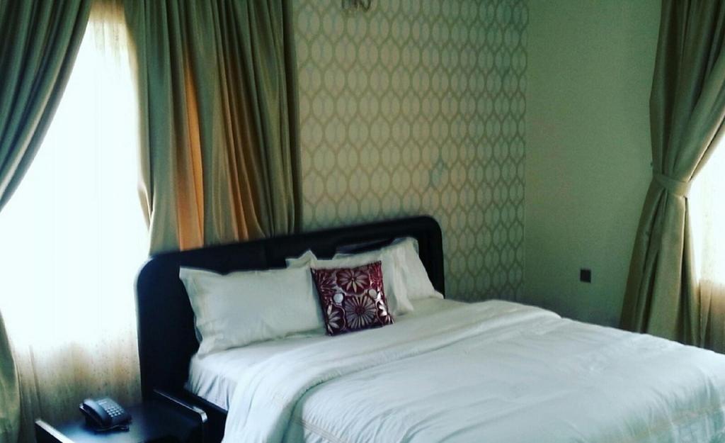 Фото Tenache Hotels