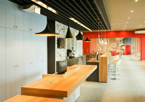 Гостиница ibis Sofia Airport в Софии