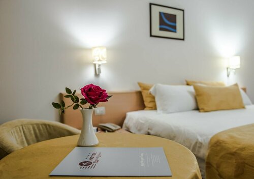 Гостиница Hotel Airport Tirana в Области Дуррес