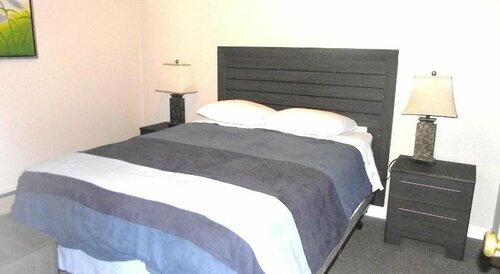 Гостиница Stratford Motel в Уайтхорс