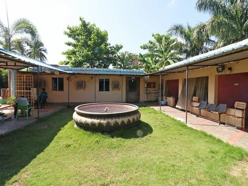 Oyo 42729 Hotel Kavin's Inn