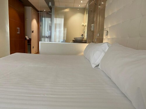 Гостиница Hotel Duerming Longoria Plaza в Овьедо