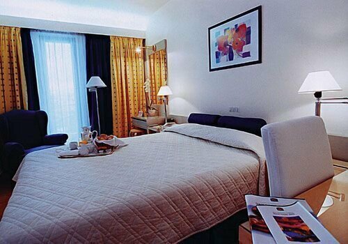 Гостиница The Park Hotel Piraeus в Пирее