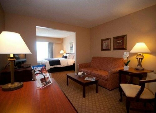 Гостиница Town & Country Inn and Suites в Куинси