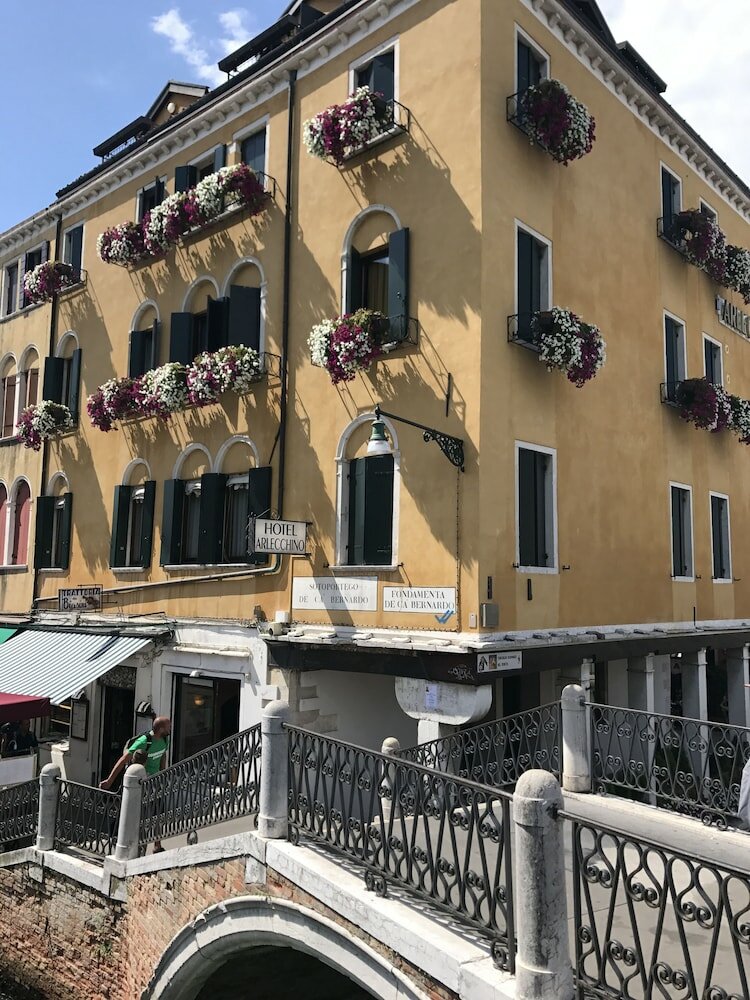 Фото Hotel Arlecchino