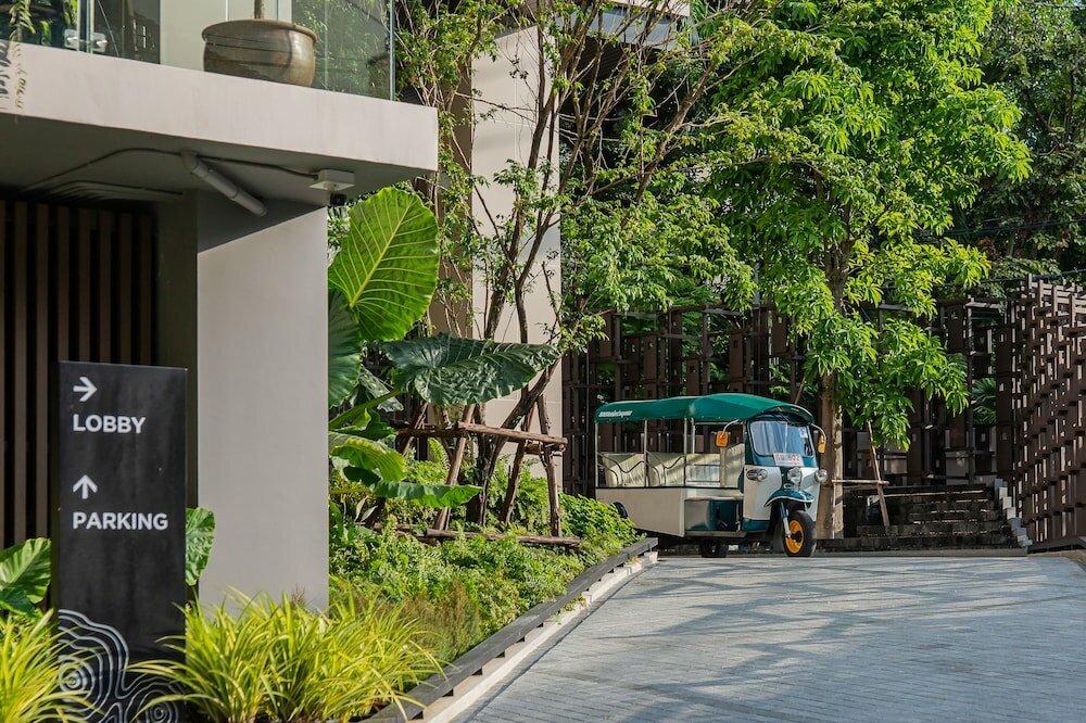 Фото Gardina Asoke Hotel & Residence
