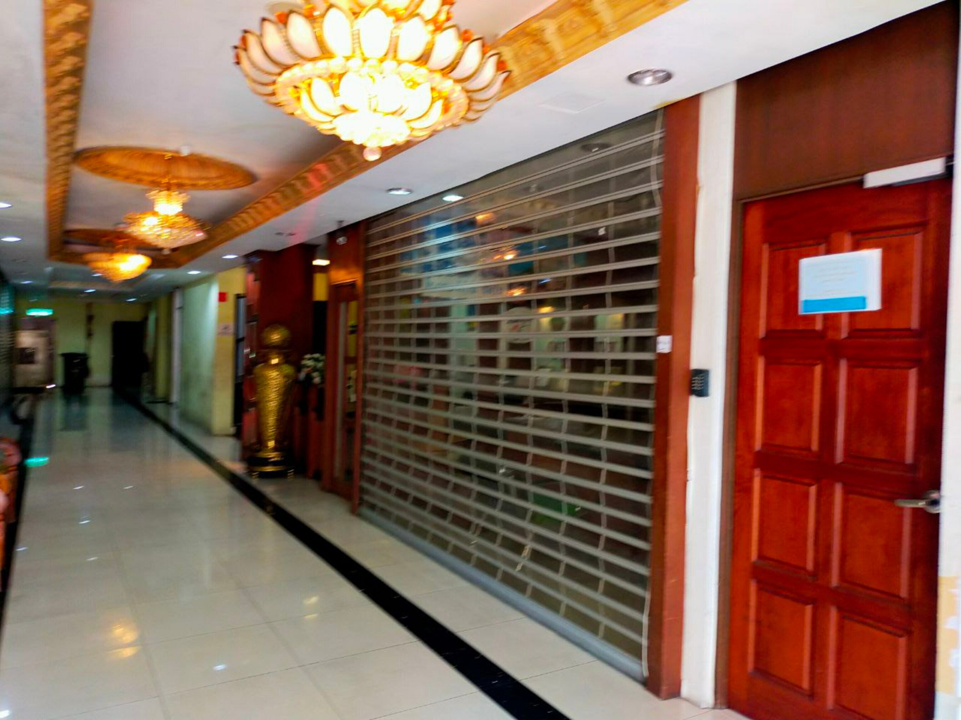 Фото Oyo 998 Queen City Hotel
