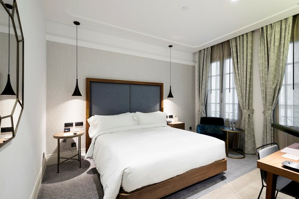 Фото DoubleTree by Hilton Madrid - Prado