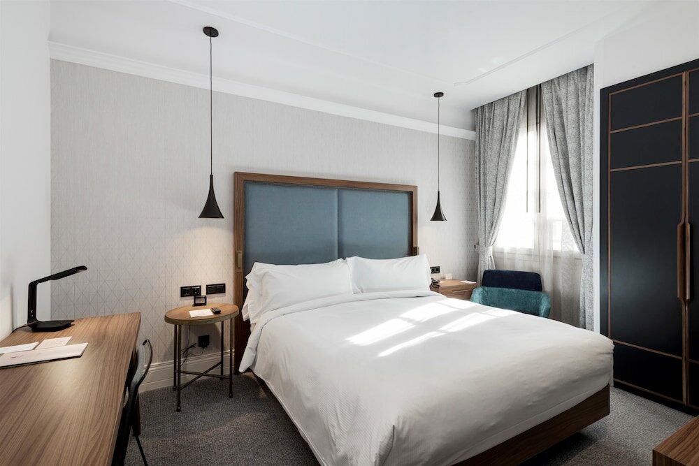 Фото DoubleTree by Hilton Madrid - Prado