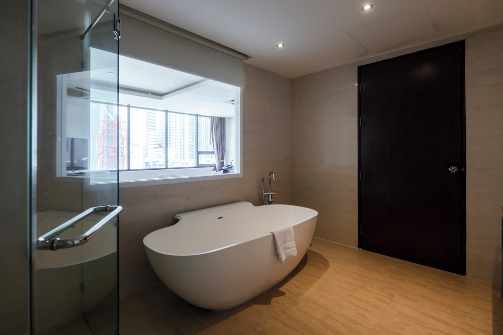 Фото Hotel Mermaid Bangkok