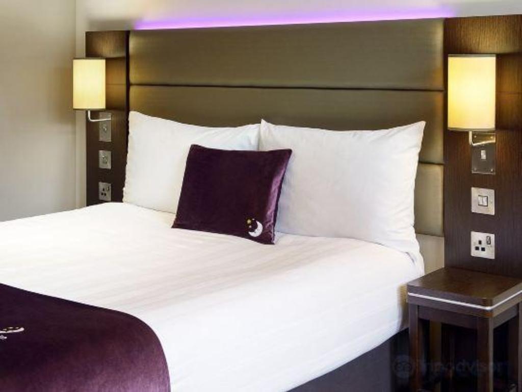 Фото Premier Inn Edinburgh East