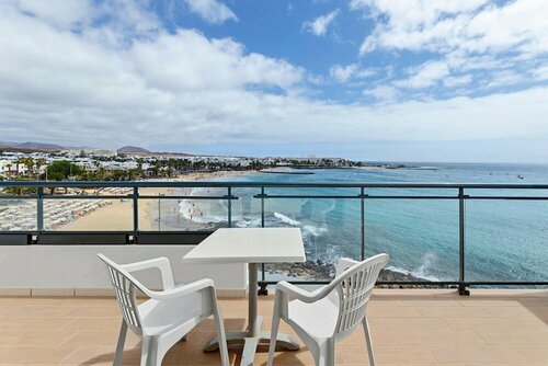 Гостиница Thb Lanzarote Beach в Коста-Тегисе
