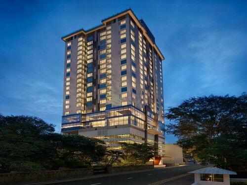 Гостиница Cinnamon Red Colombo в Коломбо