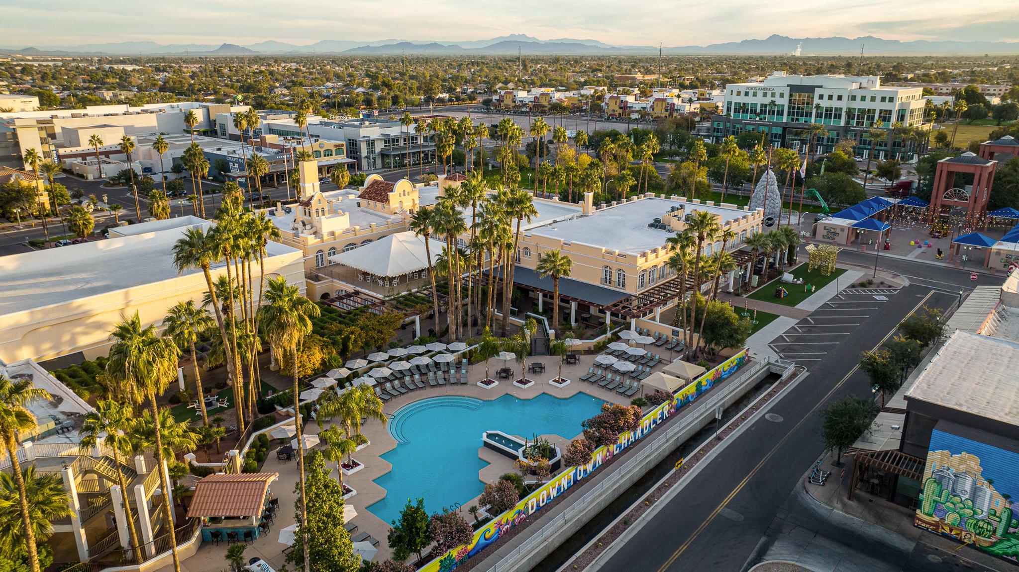 Фото Crowne Plaza Phoenix - Chandler Golf Resort, an Ihg Hotel
