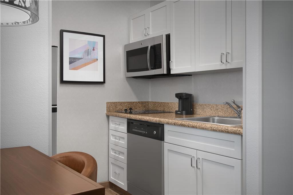 Фото Homewood Suites by Hilton Newark-Cranford