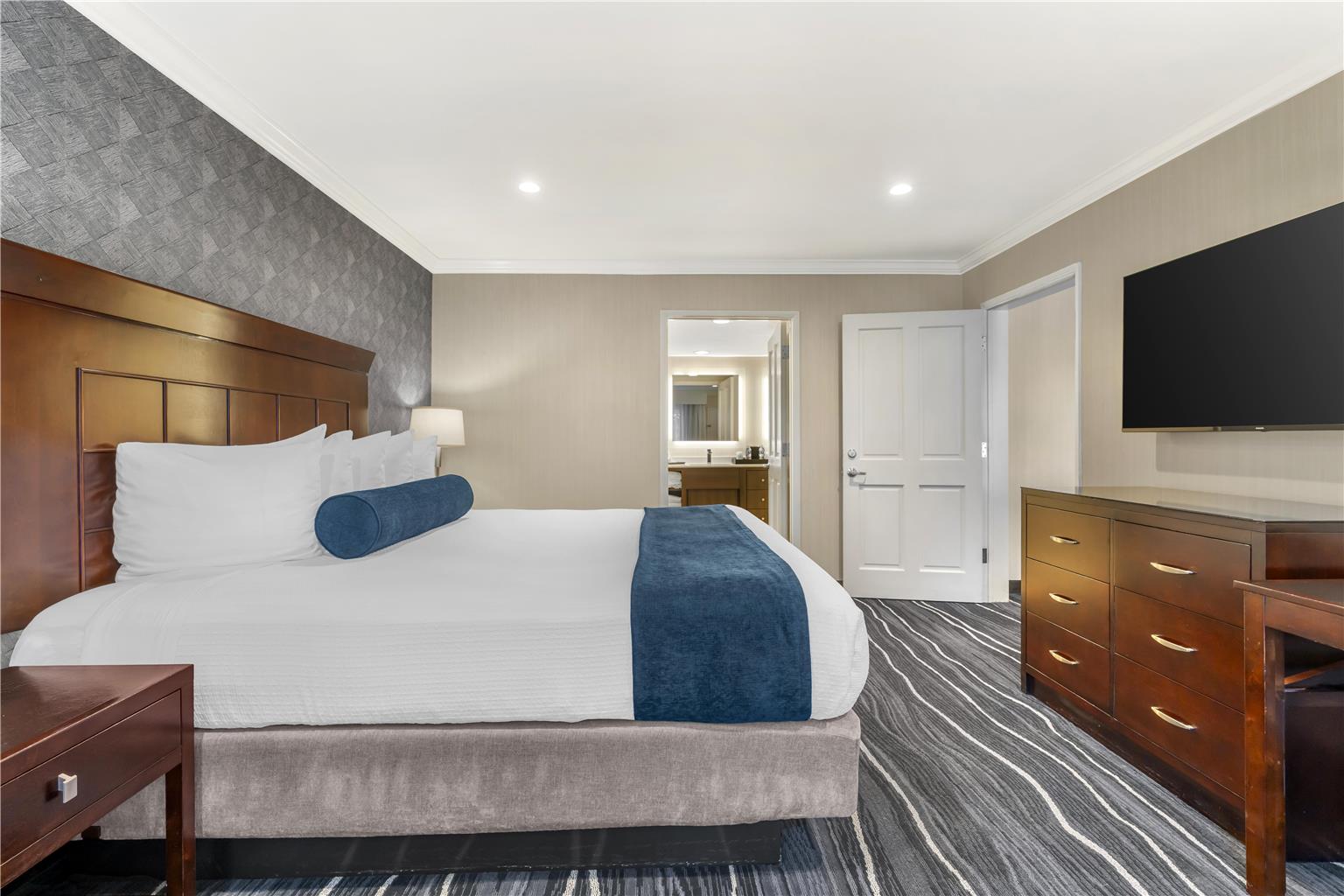 Фото Best Western Plus Carriage Inn