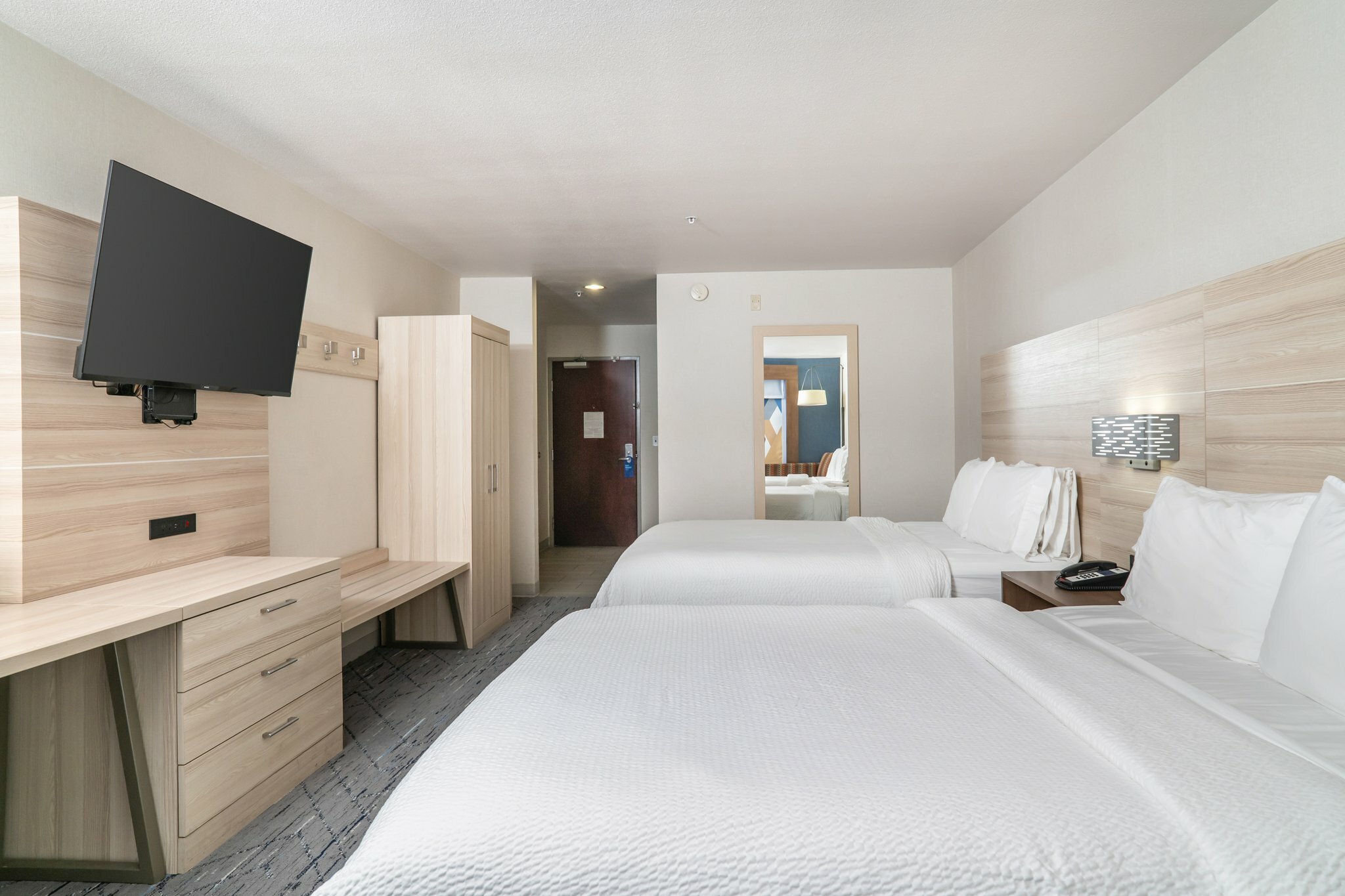 Фото Holiday Inn Express & Suites San Diego Otay Mesa