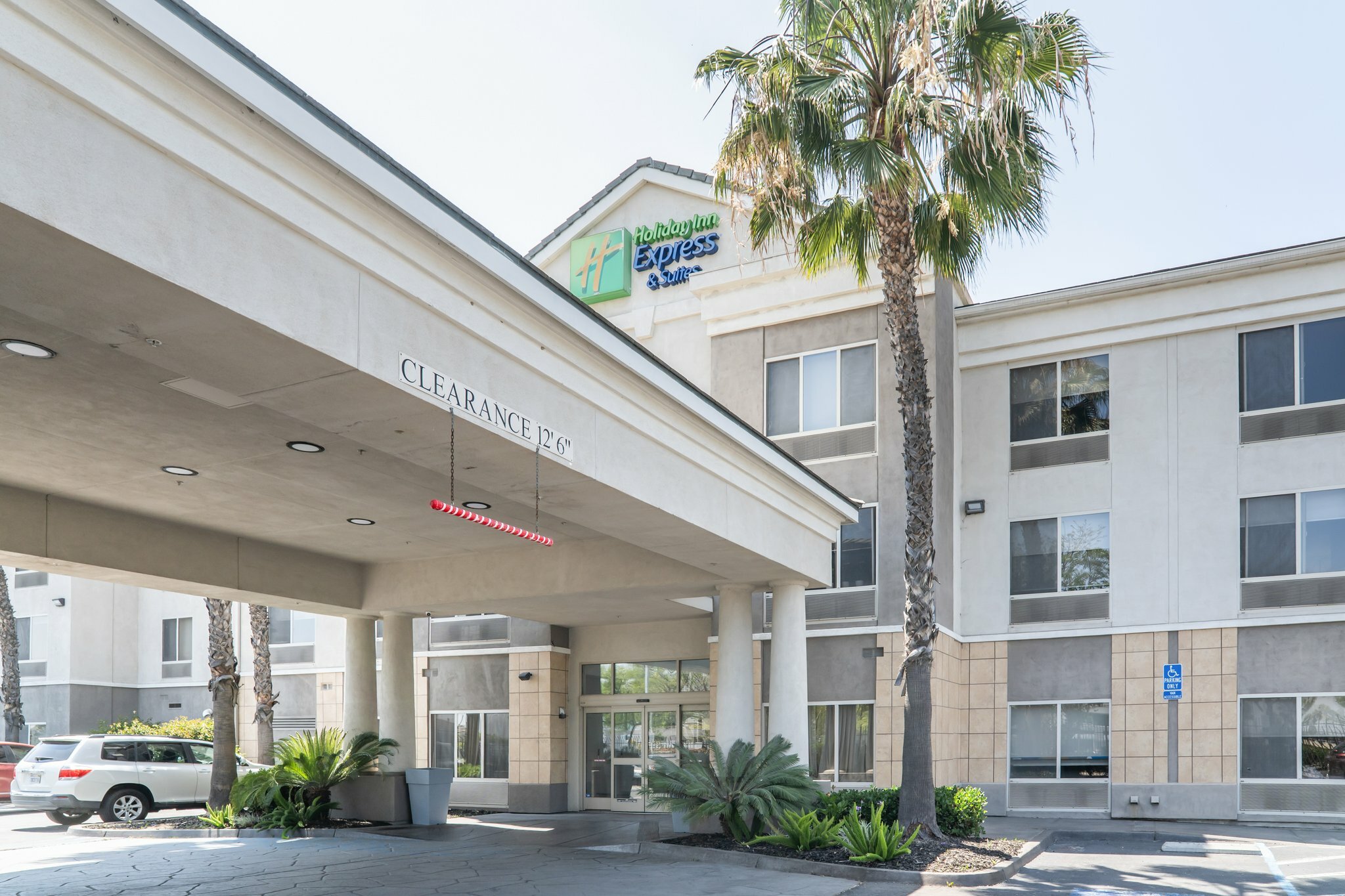 Фото Holiday Inn Express & Suites San Diego Otay Mesa