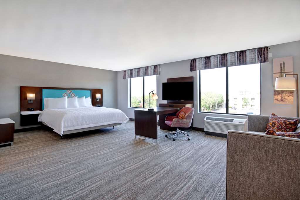 Фото Hampton Inn Santa Fe South