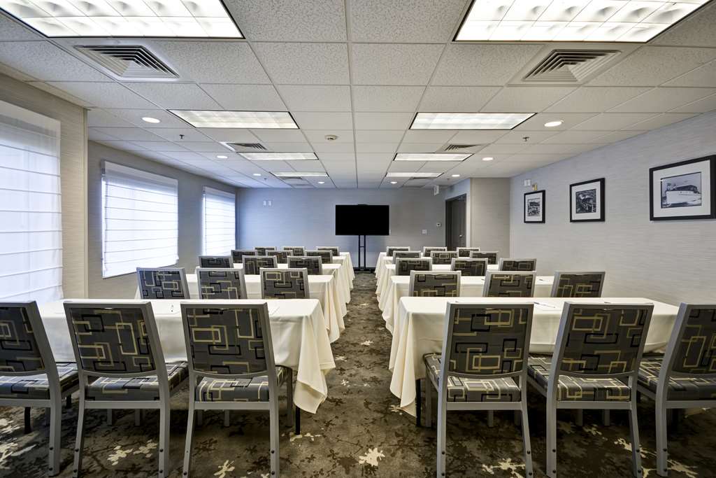 Фото Homewood Suites by Hilton Oakland Waterfront