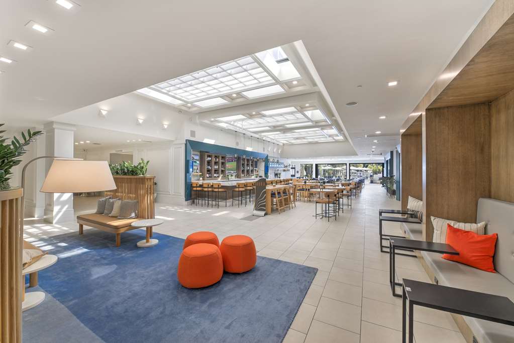 Фото Hilton Irvine Orange County Airport