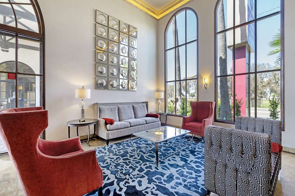 Фото Best Western Plus Newport Mesa Inn