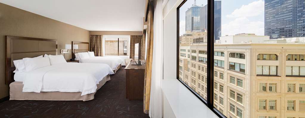 Фото Hampton Inn & Suites Dallas Downtown