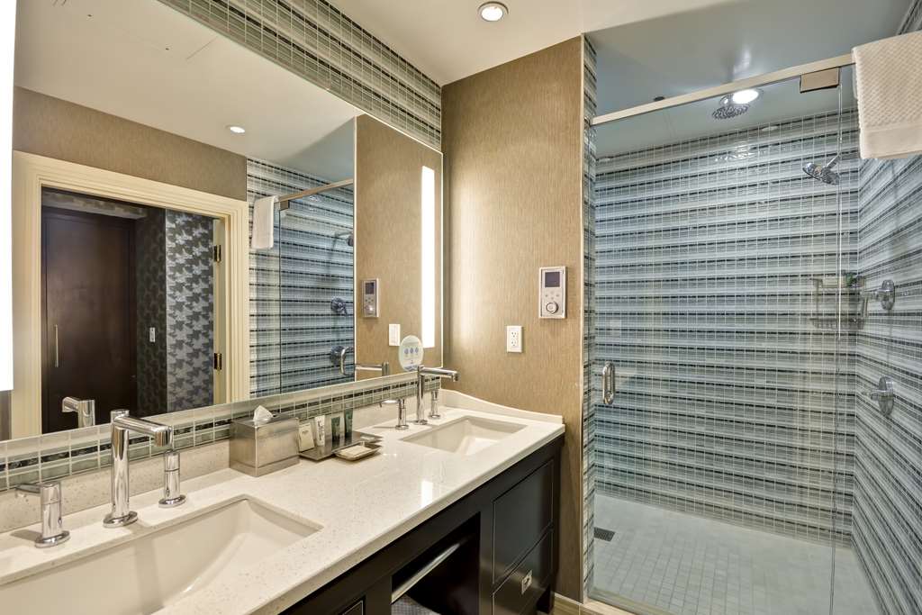 Фото Hilton Checkers