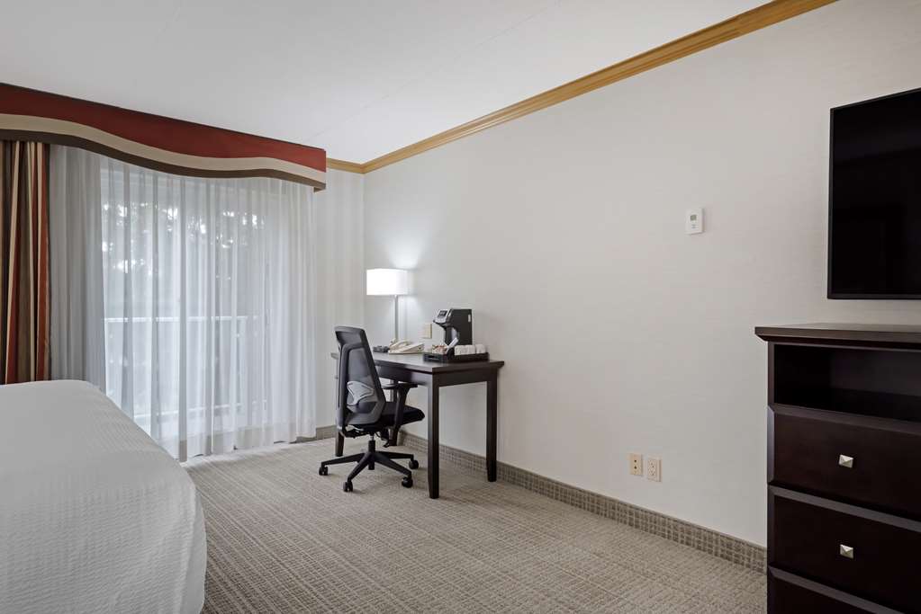 Фото Best Western Plus Port O'Call Hotel