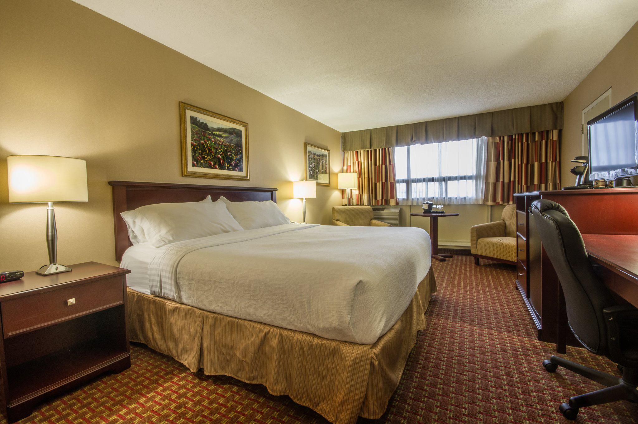 Фото Holiday Inn St. John's Conference Centre, an Ihg Hotel