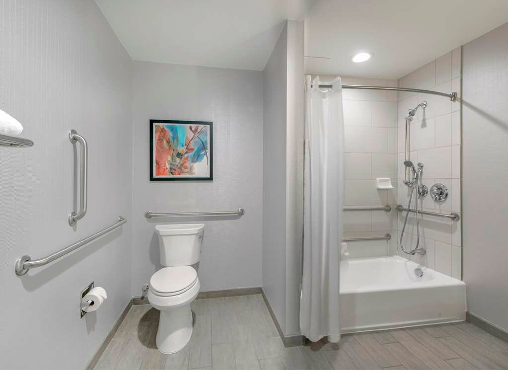 Фото Hilton Garden Inn Raleigh-Cary