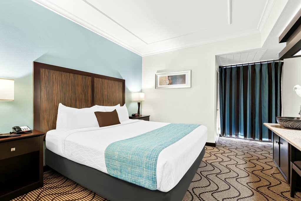 Фото Best Western Plus Irvine Spectrum Hotel