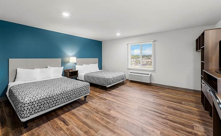 Фото Woodspring Suites Kansas City Airport