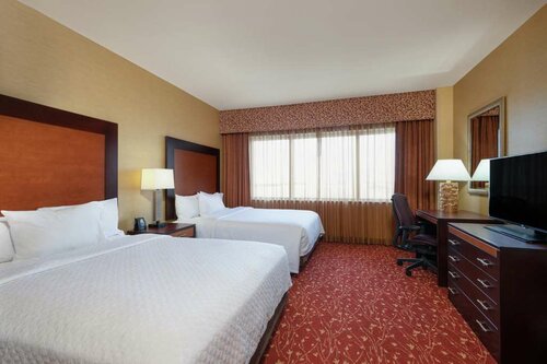 Гостиница Embassy Suites by Hilton Loveland Conference Center & SPA в Лавленде