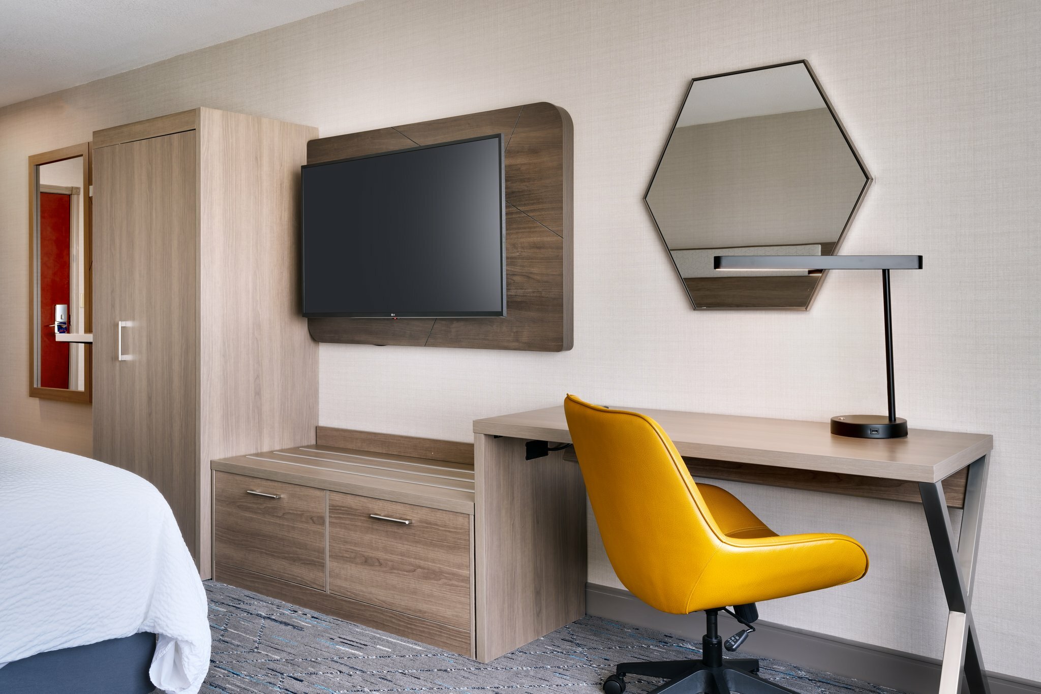 Фото Holiday Inn Express Hotel & Suites - Cheyenne, an Ihg Hotel