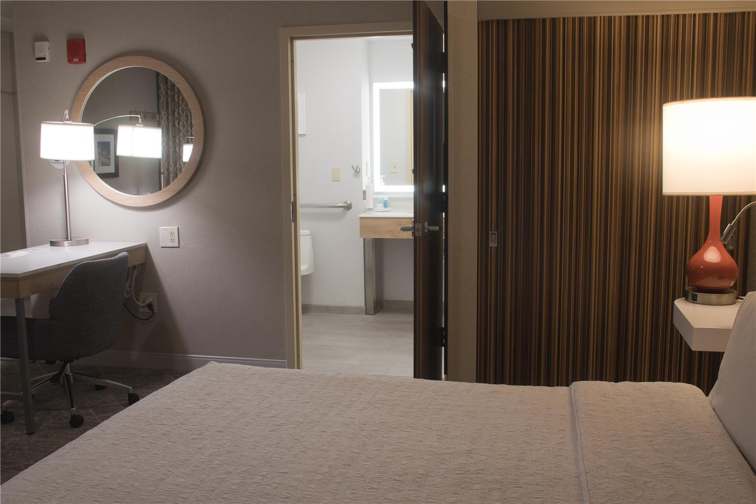 Фото Hampton Inn & Suites Denver-Speer Boulevard