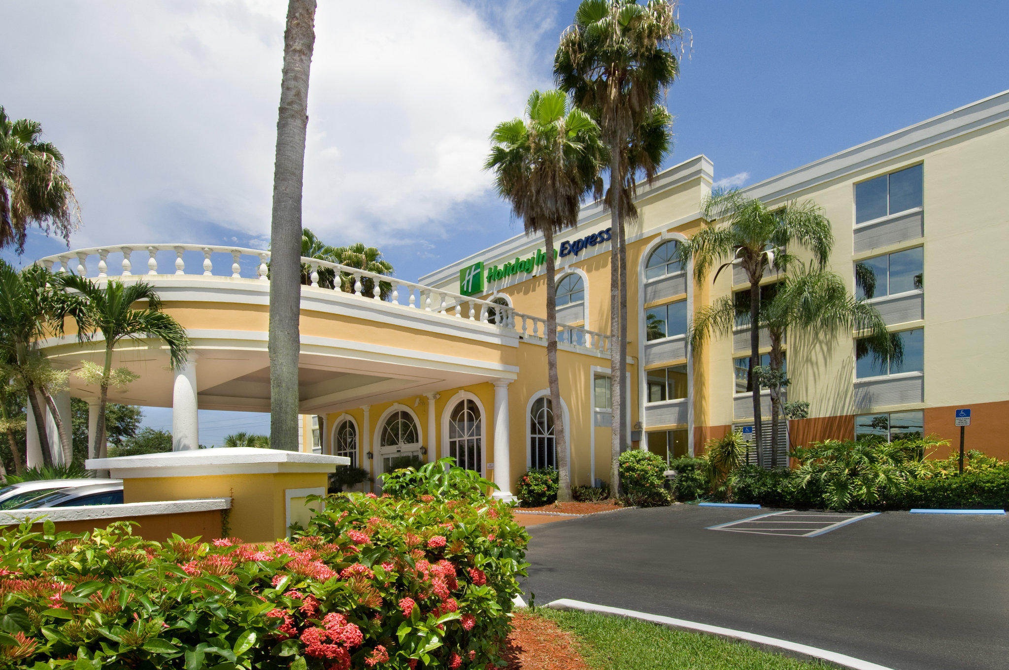 Фото Holiday Inn Express Miami Airport Doral Area, an Ihg Hotel