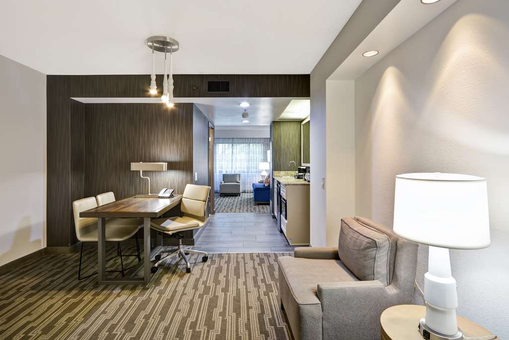 Фото Embassy Suites Hotel Charlotte