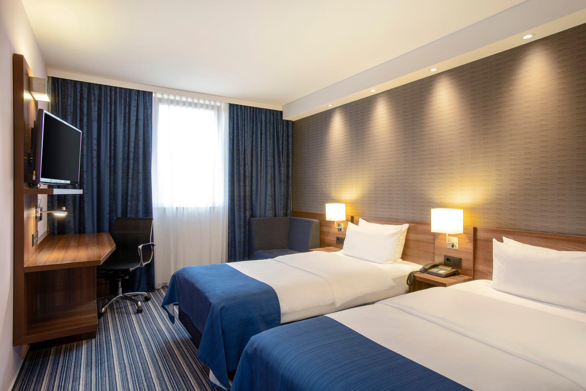 Фото Holiday Inn Express Neunkirchen