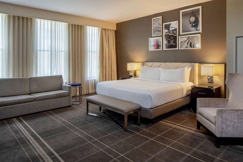 Фото Hilton Richmond Downtown