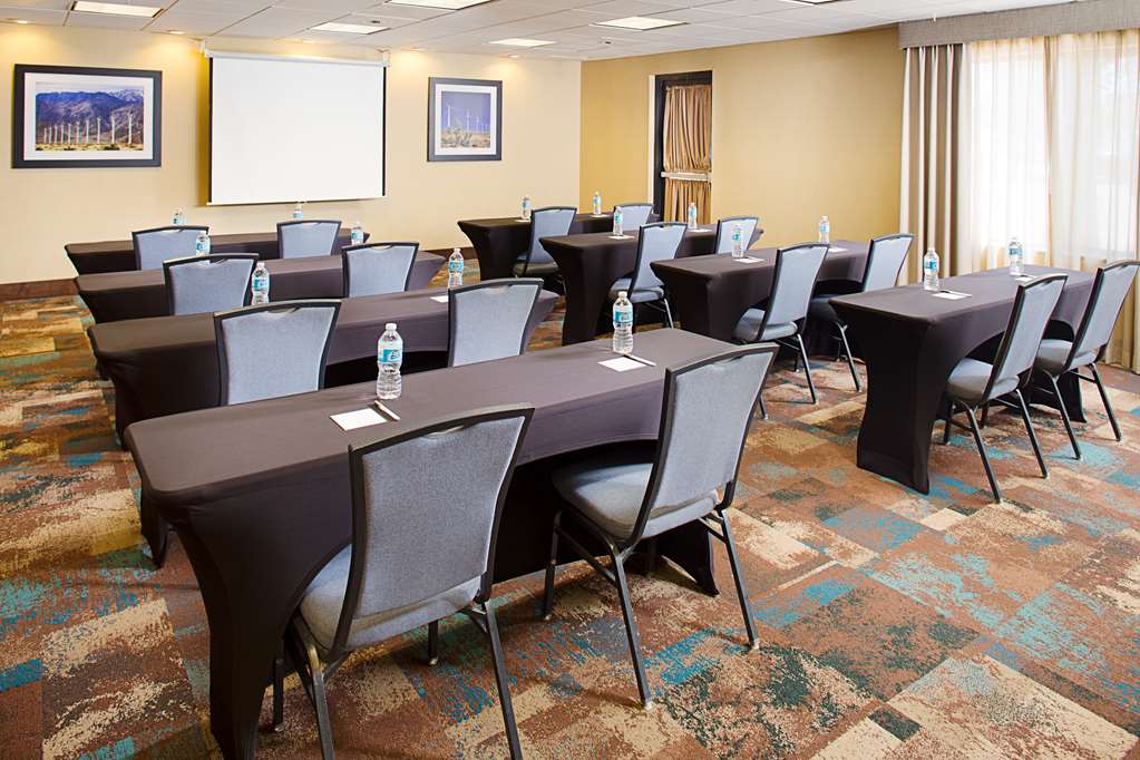 Фото Hampton Inn & Suites Lancaster