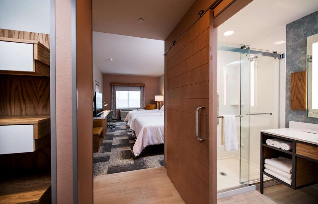 Фото Hilton Garden Inn Moncton Downtown