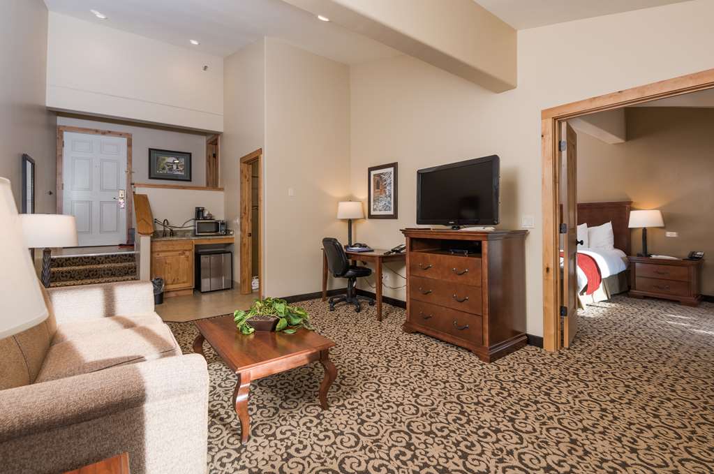 Фото Best Western Tyrolean Lodge