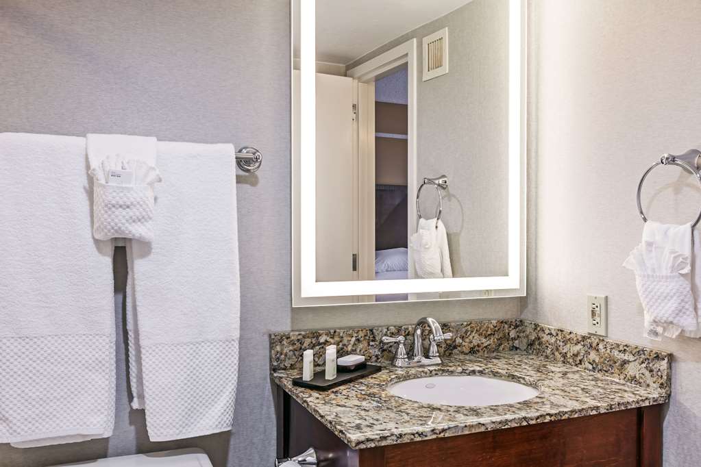 Фото Embassy Suites Hotel Dallas Market Center